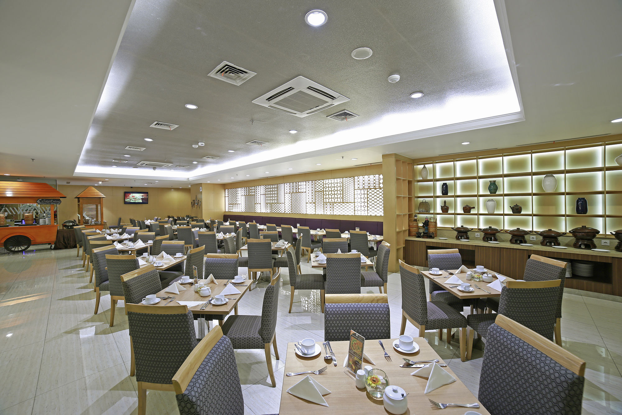 All Sedayu Hotel Kelapa Gading Джакарта Экстерьер фото